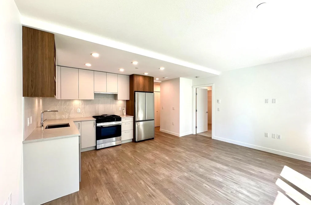 313 723 GROVER AVENUE, Coquitlam BC V3J 0L9, Coquitlam BC — Residential for Sale - Photo 2