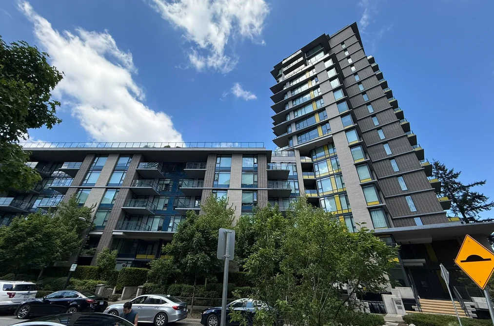 Condo for sale at 313 8850 University Crescent Burnaby British Columbia - MLS: R3125634