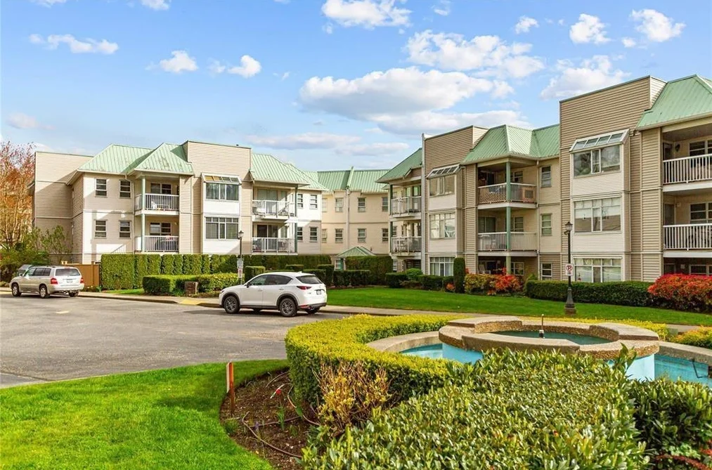 Condo for sale at 313 9763 140 Street Surrey British Columbia - MLS: R3131272