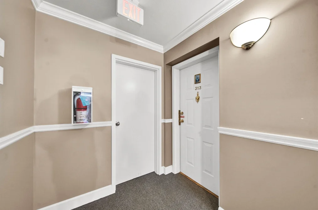 313 9763 140 STREET, Surrey BC V3T 4M4, Surrey BC — Residential for Sale - Photo 2
