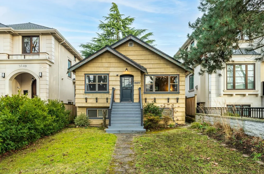 House for sale at 3137 W 28th Avenue Vancouver British Columbia - MLS: R3086113