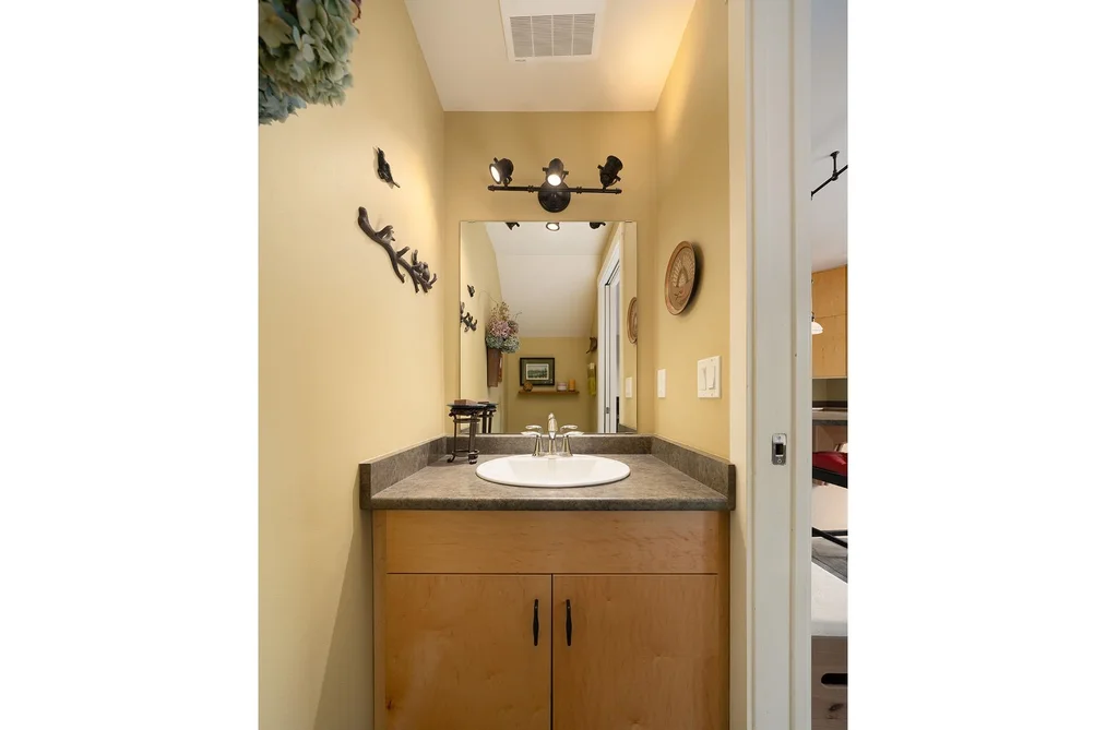 314 726A BELTERRA ROAD, Bowen Island, BC — Residential for Sale — Photo 10 of 40
