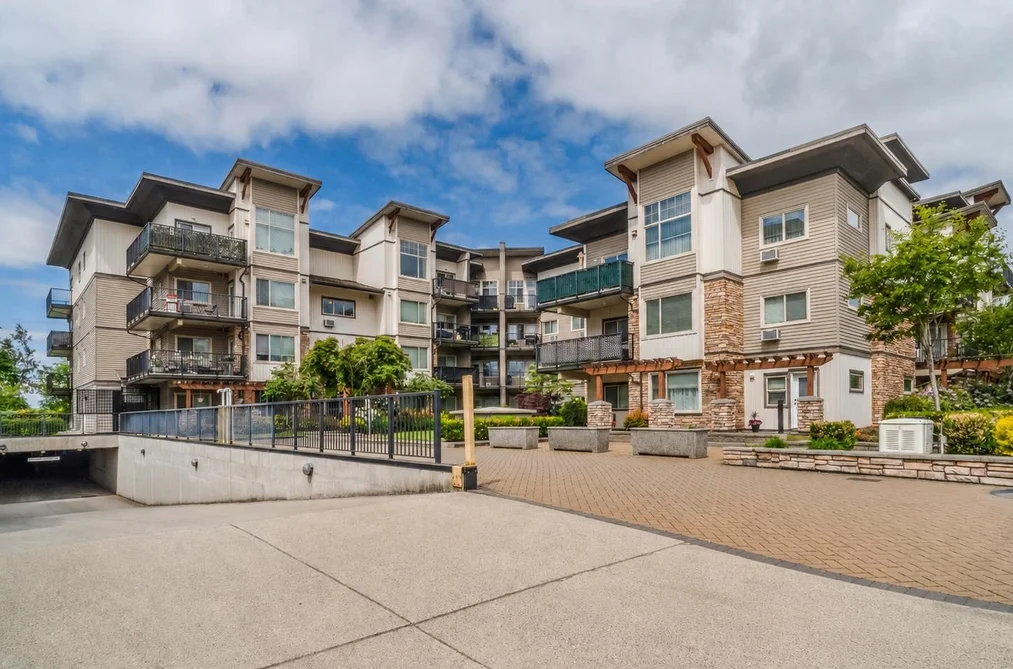Condo for sale at 315 11935 Burnett Street Maple Ridge British Columbia - MLS: R3121721