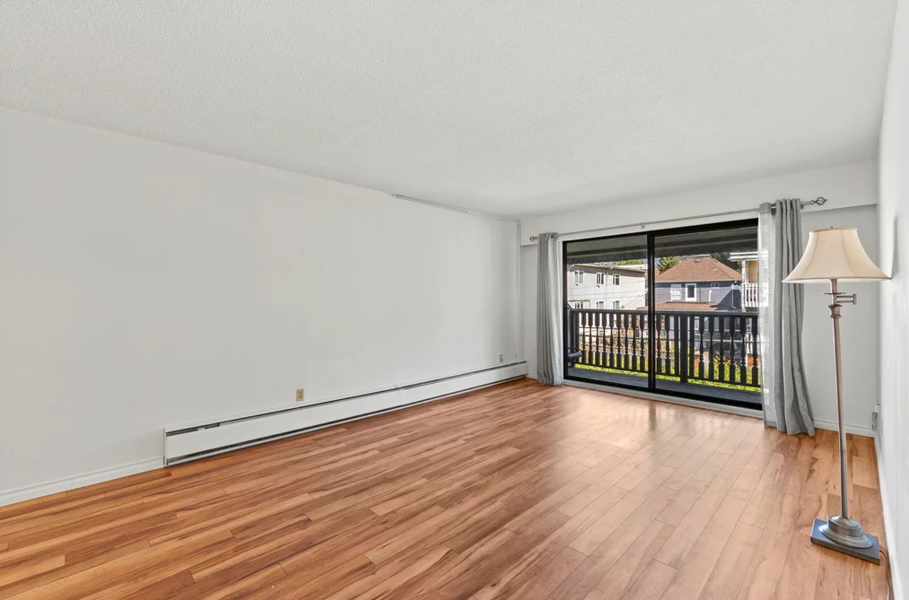 315 310 W 3RD STREET, North Vancouver BC V7M 1G4, North Vancouver BC — Residential for Sale - Photo 3