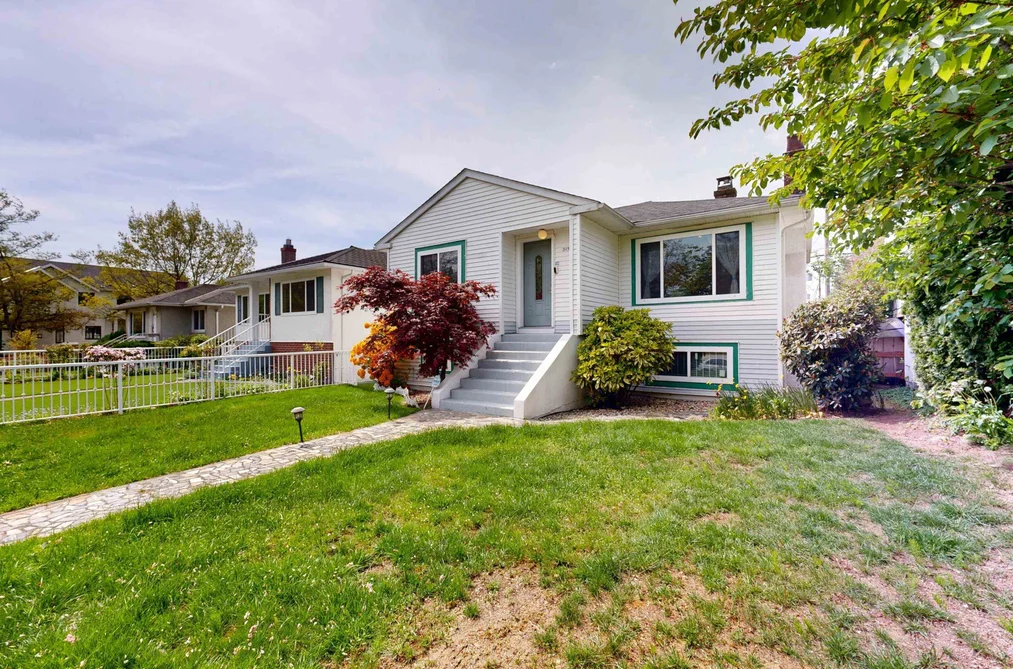 3157 PENTICTON STREET, Vancouver BC V5M 3C6, Vancouver BC — Residential for Sale - Photo 2