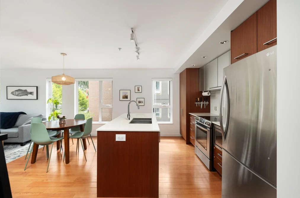 316 221 E 3RD STREET, North Vancouver, BC — Residential for Sale — Photo 4 of 35