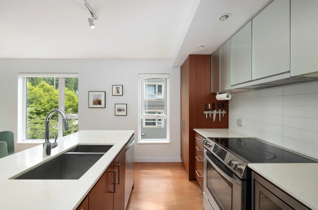 316 221 E 3RD STREET, North Vancouver, BC — Residential for Sale — Photo 6 of 35