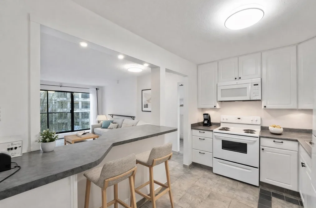 317 13364 102 AVENUE, Surrey BC V3T 5L8, Surrey BC — Residential for Sale - Photo 2