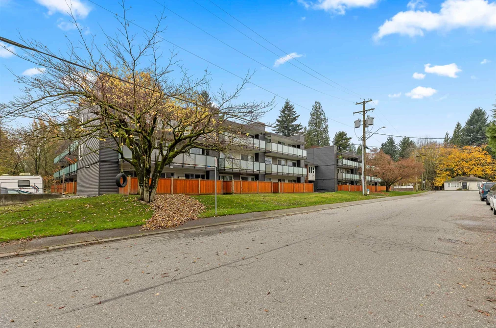 Condo for sale at 317 33400 Bourquin Place Abbotsford British Columbia - MLS: R3123710