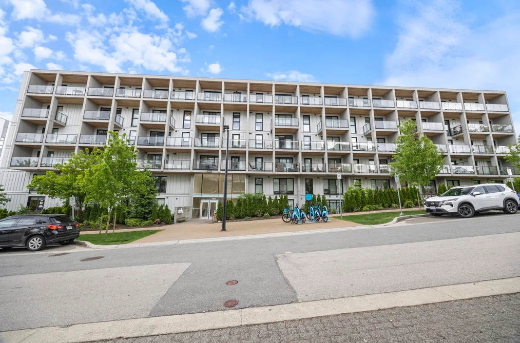 Condo for sale at 317 9888 University Crescent Burnaby British Columbia - MLS: R3124166
