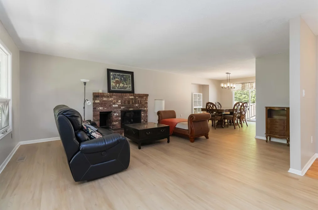 31747 VIEWCREST AVENUE, Mission BC V4S 1E7, Mission BC — Residential for Sale - Photo 3