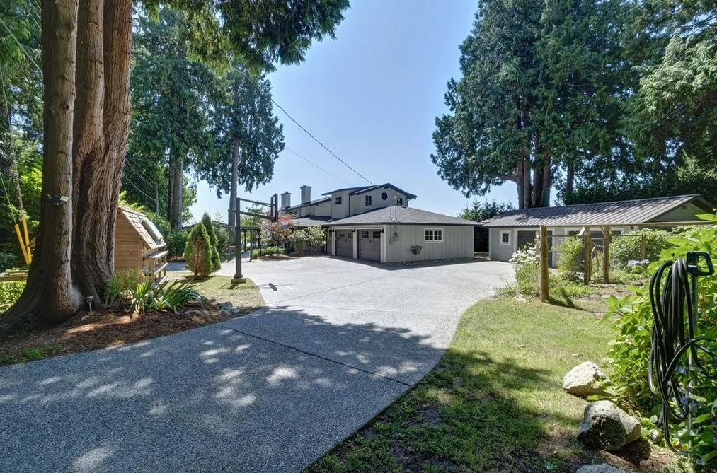3175-3177 BEACH AVENUE, Roberts Creek BC V0N 2W2, Roberts Creek BC — Residential for Sale - Photo 4
