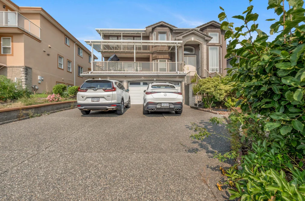 House for sale at 3179 Arrrowsmith Place Coquitlam British Columbia - MLS: R3159024