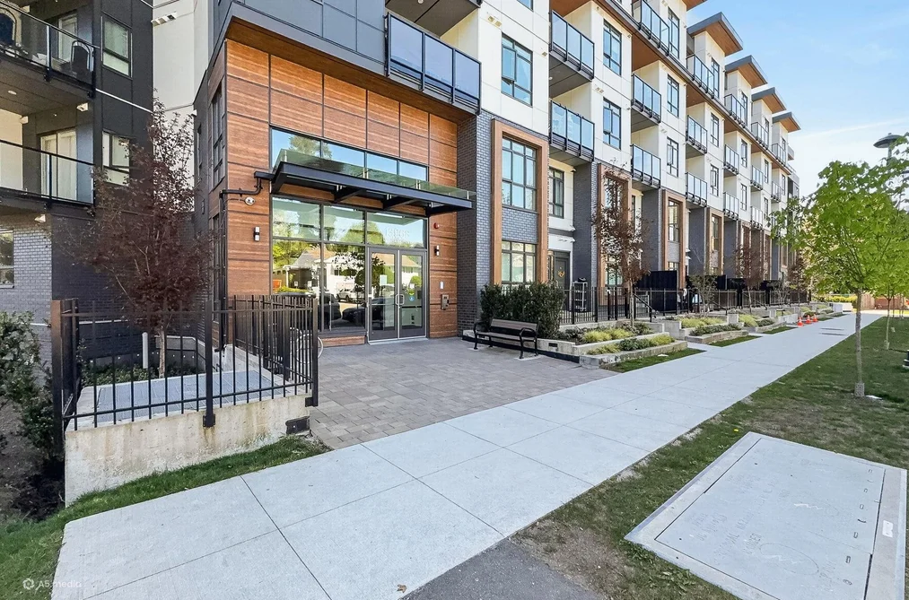 318 13968 LAUREL DRIVE, Surrey BC V3T 0S9, Surrey BC — Residential for Sale - Photo 4