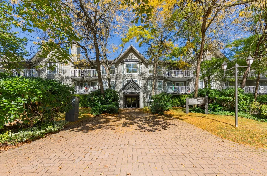 Condo for sale at 318 15110 108 Avenue Surrey British Columbia - MLS: R3055669