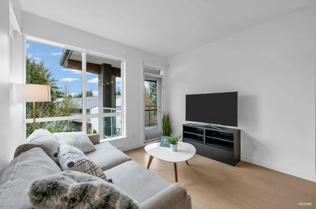 Condo for sale at 318 5460 Broadway Burnaby British Columbia - MLS: R3107470