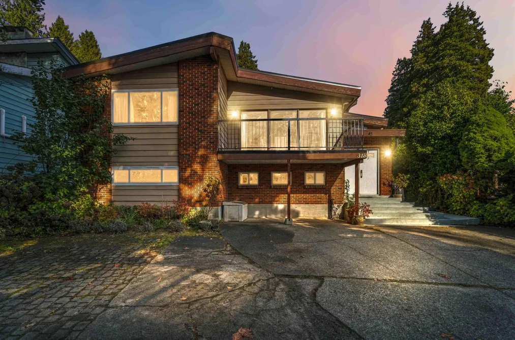 318 Mariner Way, Coquitlam, BC - MLS: R3176214