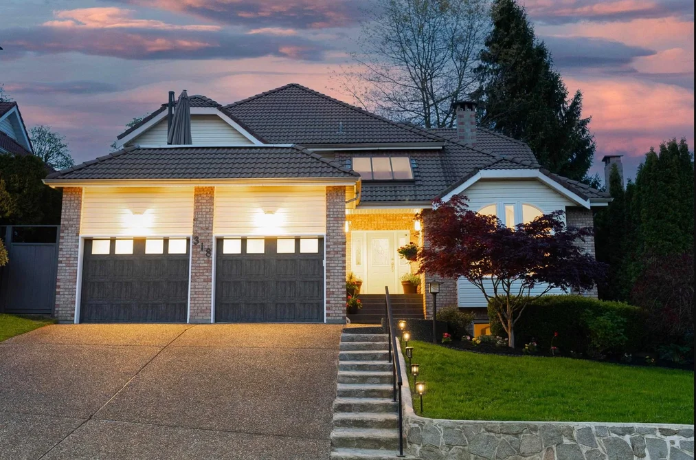 House for sale at 318 Roche Point Drive North Vancouver British Columbia - MLS: R3125905