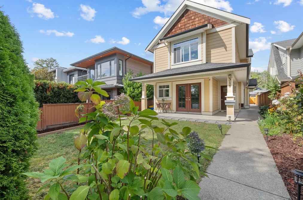 House for sale at 318 W 18th Street North Vancouver British Columbia - MLS: R3164936
