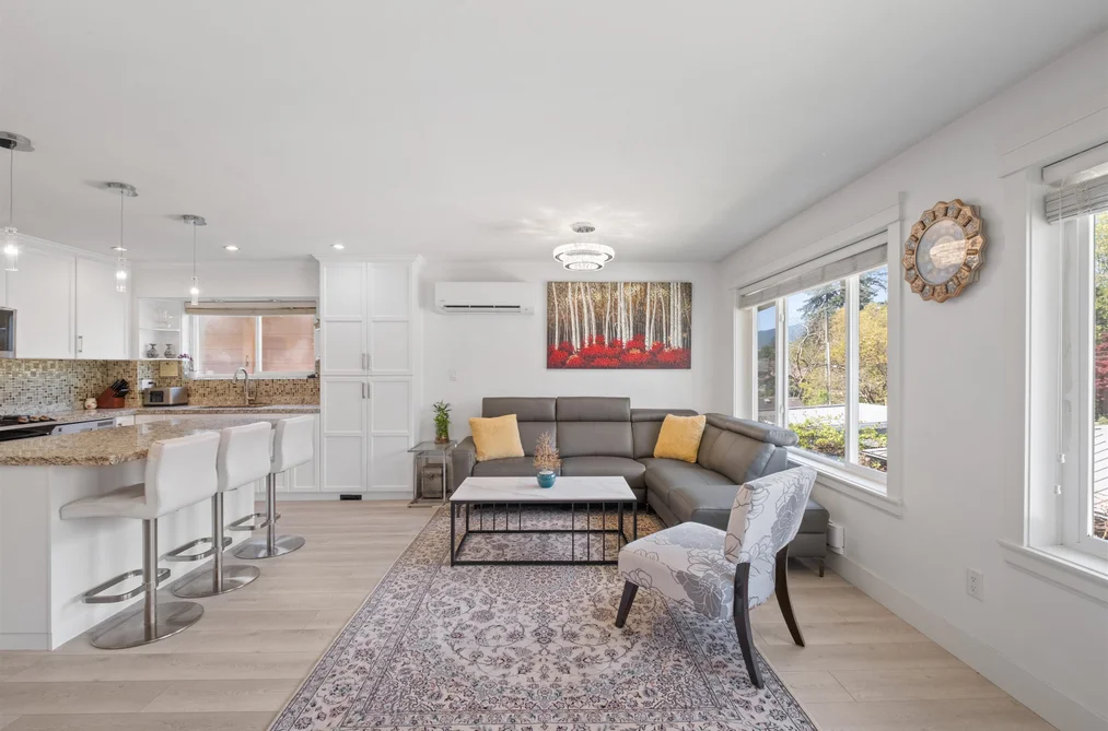 318 W 18TH STREET, North Vancouver BC V7M 1W9, North Vancouver BC — Residential for Sale - Photo 2