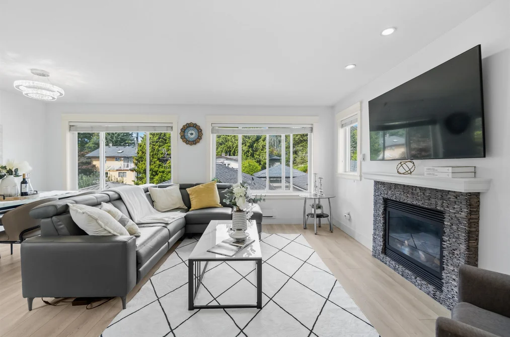 318 W 18th Street, North Vancouver, BC - MLS: R3164936 - Photo 4 318 W 18th Street, North Vancouver, BC - MLS: R3164936 - Photo 4