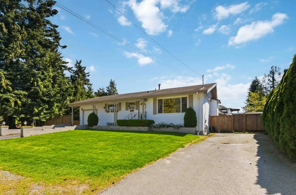 31806 CARLSRUE AVENUE, Abbotsford BC V2T 2J5, Abbotsford BC — Residential for Sale - Photo 2