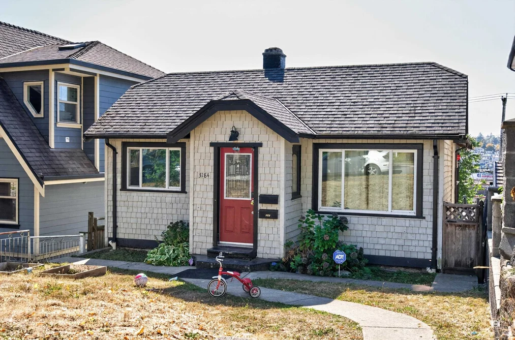 House for sale at 3184 E 8th Avenue Vancouver British Columbia - MLS: R3171659