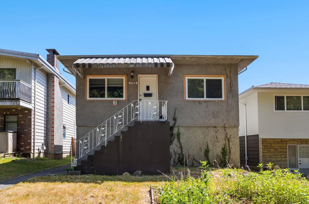 3186 E 28TH AVENUE, Vancouver, BC — Residential for Sale — Photo 2 of 40