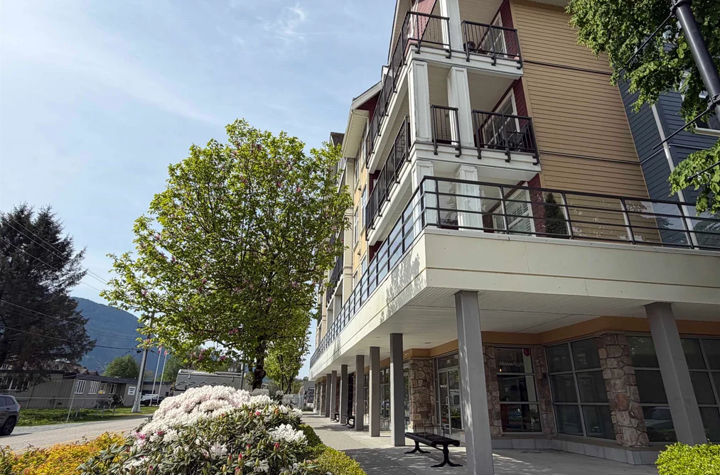 319 1336 MAIN STREET, Squamish BC V8B 0R2, Squamish BC — Residential for Sale - Photo 2