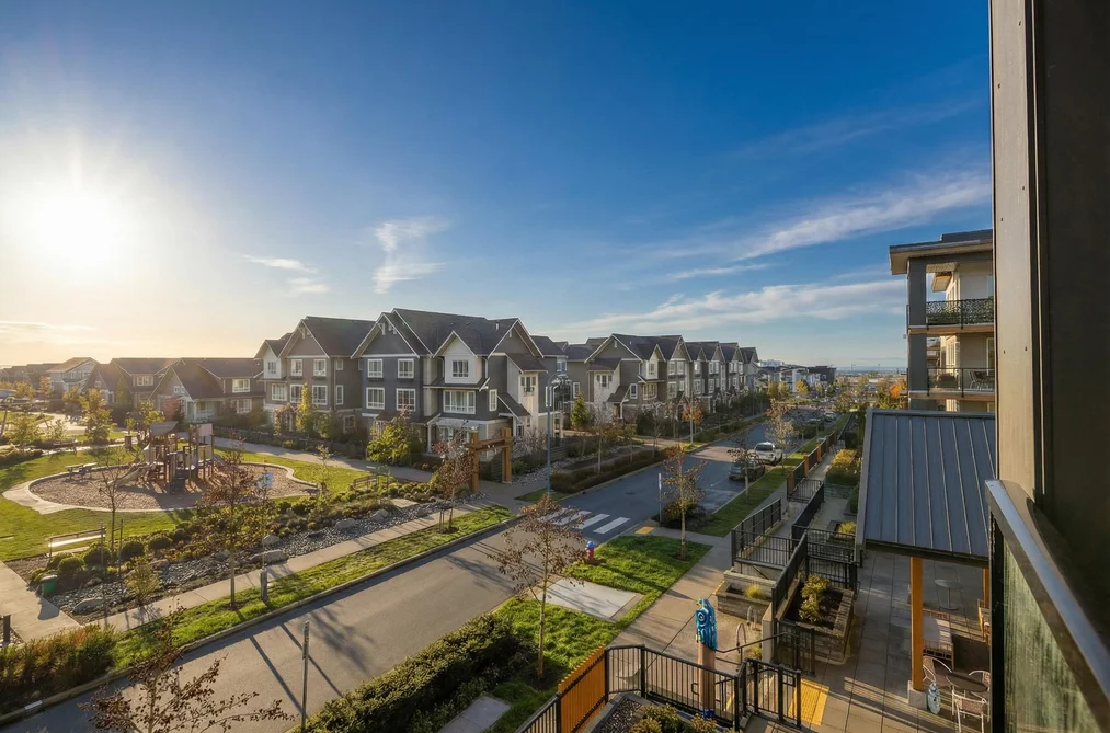 Condo for sale at 319 1792 Starling Drive Tsawwassen British Columbia - MLS: R3088103