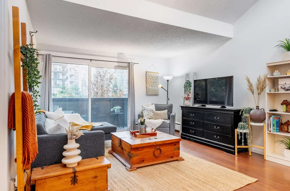 319 206 E 15TH STREET, North Vancouver BC V7L 2R3, North Vancouver BC — Residential for Sale - Photo 3