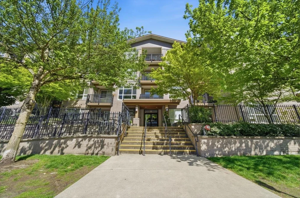 Condo for sale at 319 2343 Atkins Avenue Port Coquitlam British Columbia - MLS: R3154271