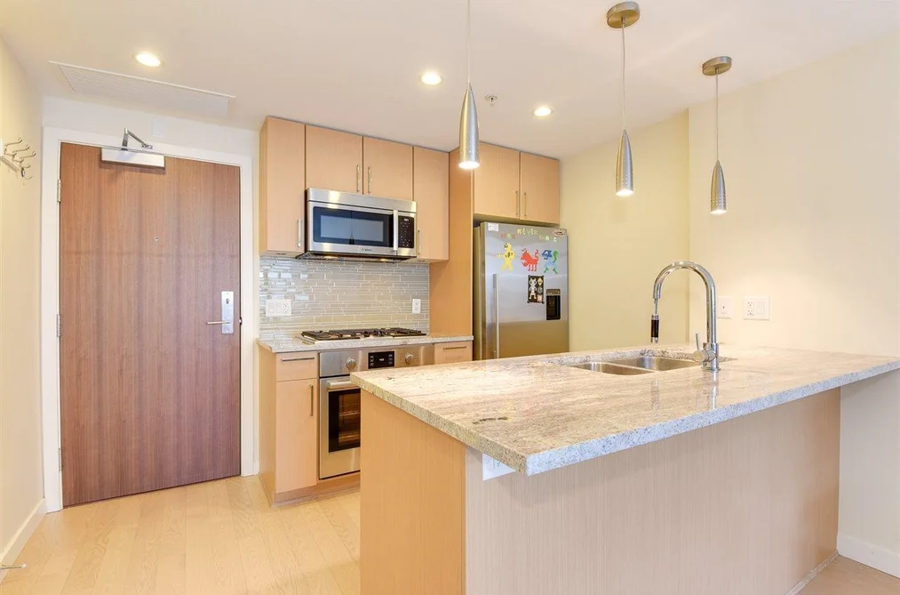 Condo for sale at 319 38 W 1st Street Vancouver British Columbia - MLS: R3111192