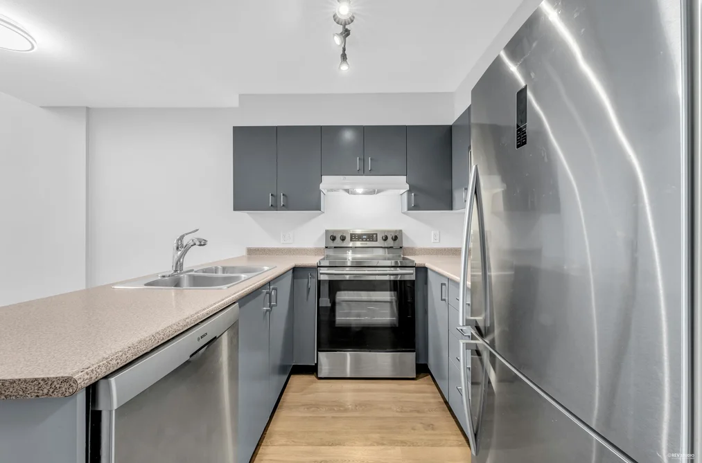 319 418 E BROADWAY, Vancouver BC V5T 1X2, Vancouver BC — Residential for Sale - Photo 5