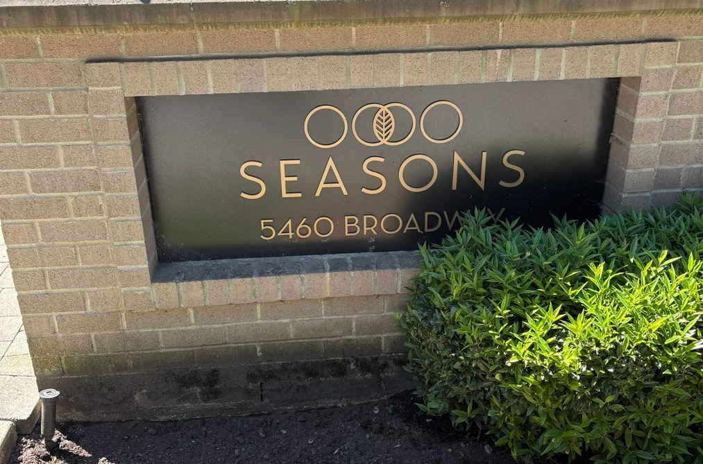 Condo for sale at 319 5460 Broadway Burnaby British Columbia - MLS: R3139932