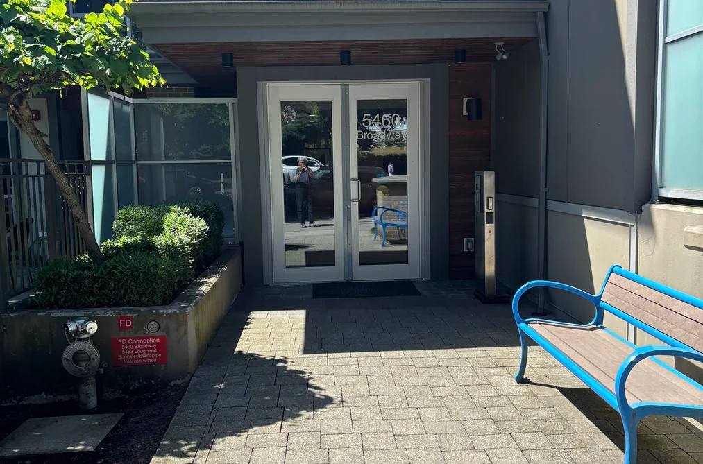 319 5460 BROADWAY, Burnaby BC V5B 0B4, Burnaby BC — Residential for Sale — Photo 3 of 19