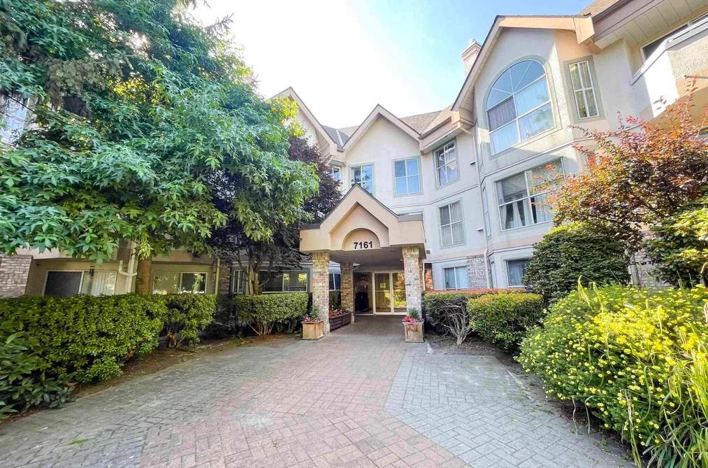 Condo for sale at 319 7161 121 Street Surrey British Columbia - MLS: R3079926