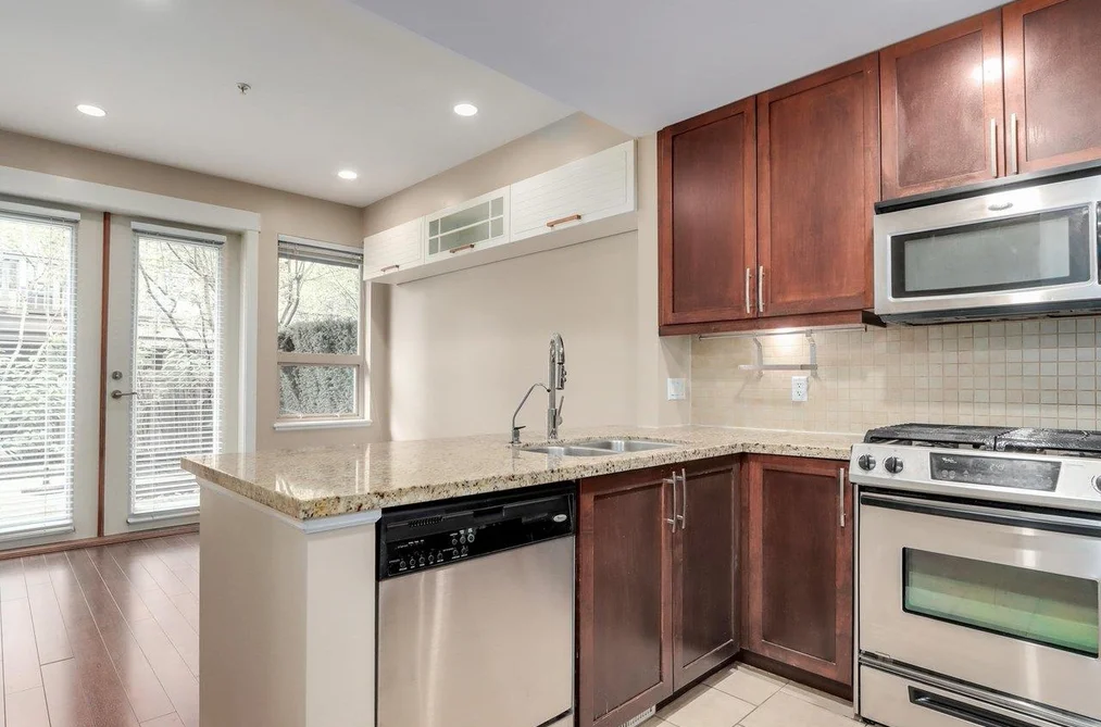 Townhouse for sale at 319 E 15th Street North Vancouver British Columbia - MLS: R3140002