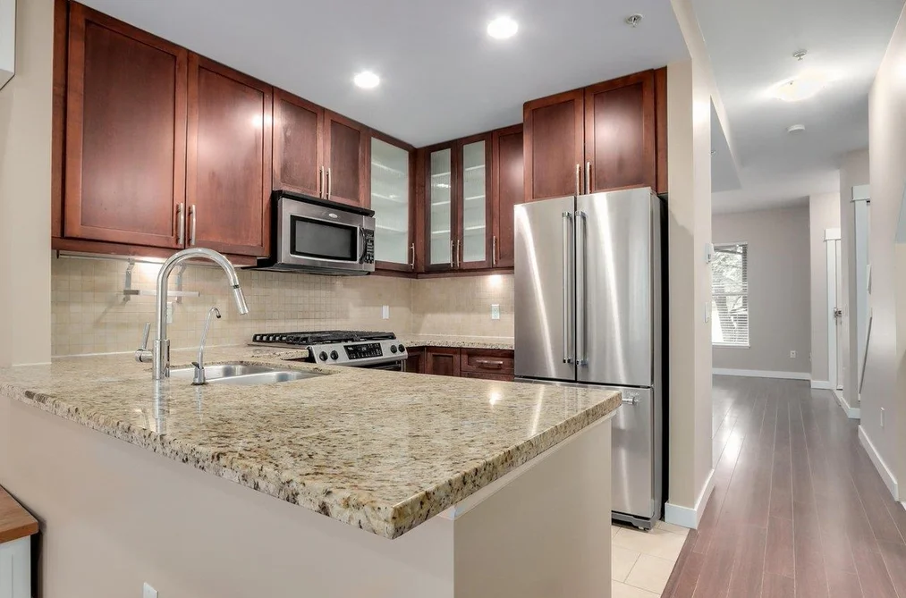 319 E 15TH STREET, North Vancouver BC V7L 2R6, North Vancouver BC — Residential for Sale — Photo 2 of 18