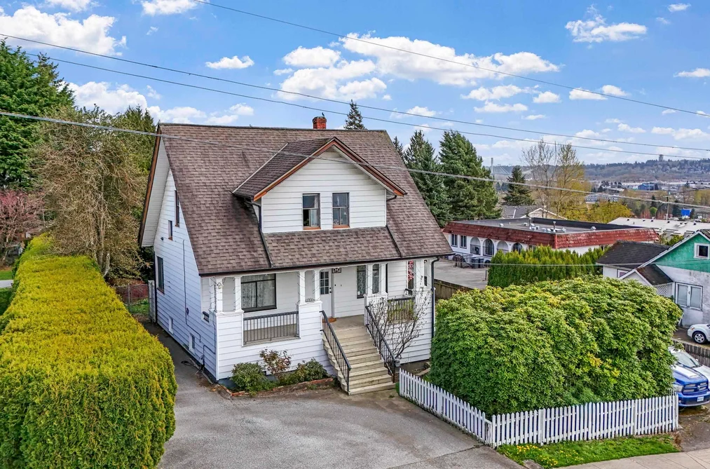 House for sale at 319 Marmont Street Coquitlam British Columbia - MLS: R3110323