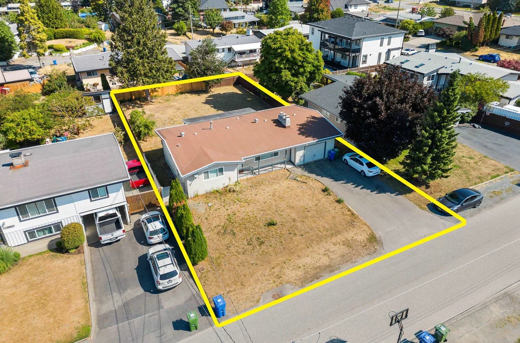 House for sale at 31919 Royal Crescent Abbotsford British Columbia - MLS: R3136234