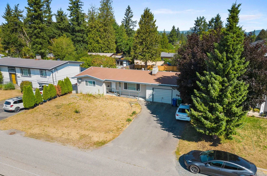 31919 ROYAL CRESCENT, Abbotsford BC V2T 2J2, Abbotsford BC — Residential for Sale - Photo 2