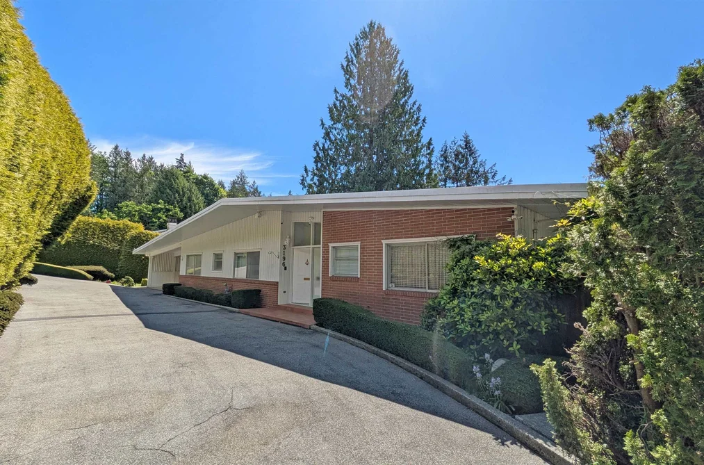 House for sale at 3196 Thompson Place West Vancouver British Columbia - MLS: R3123248