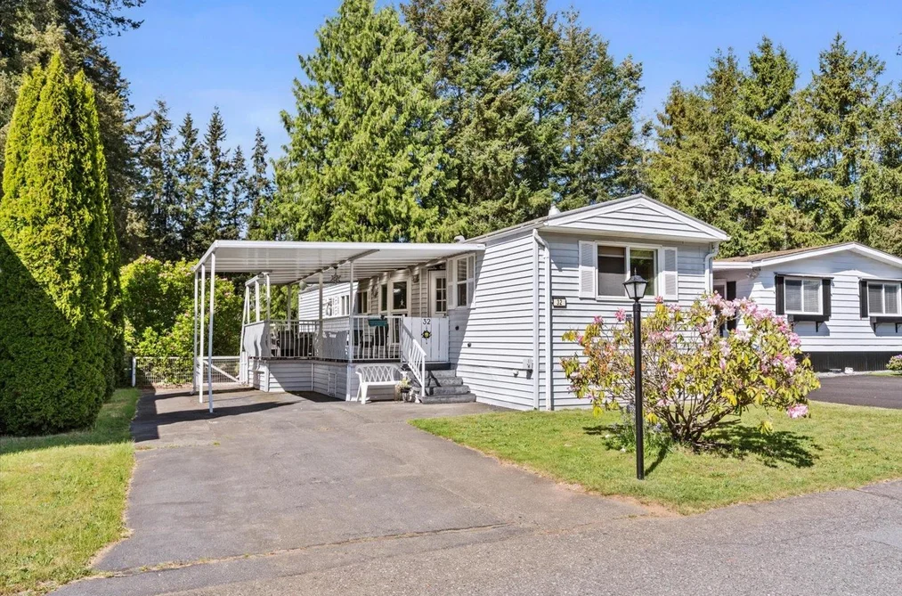 Manufactured Home for sale at 32 2305 200 Street Langley British Columbia - MLS: R3119366