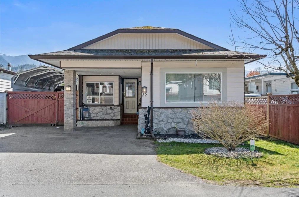 Manufactured On Land for sale at 32 46511 Chilliwack Lake Road Sardis - Chwk River Valley British Columbia - MLS: R3109358