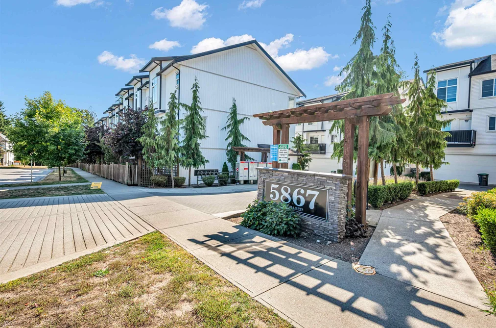 Townhouse for sale at 32 5867 129 Street Surrey British Columbia - MLS: R3156145