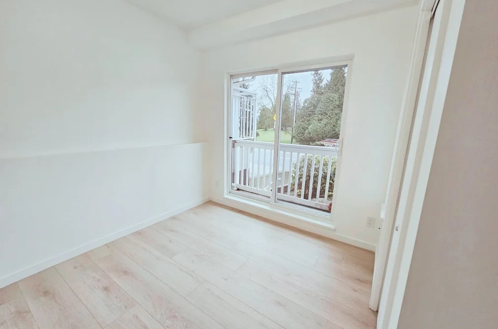 32 6965 HASTINGS STREET, Burnaby BC V5B 1S9, Burnaby BC — Residential for Sale - Photo 3