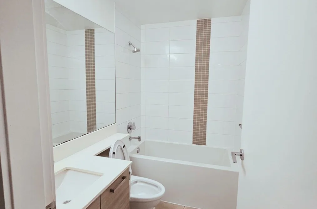 32 6965 HASTINGS STREET, Burnaby BC V5B 1S9, Burnaby BC — Residential for Sale - Photo 4