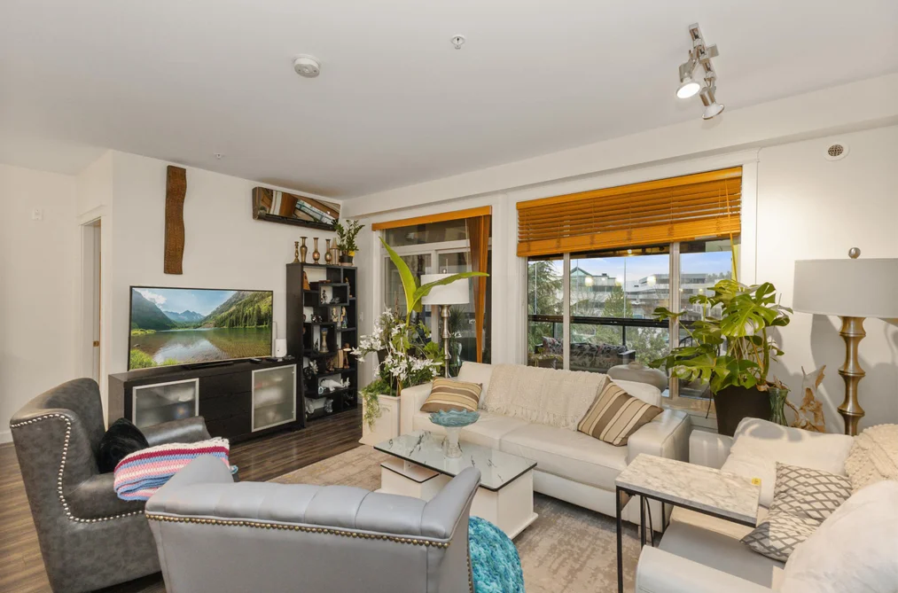 Condo for sale at 320 32445 Simon Avenue Abbotsford British Columbia - MLS: R3070045