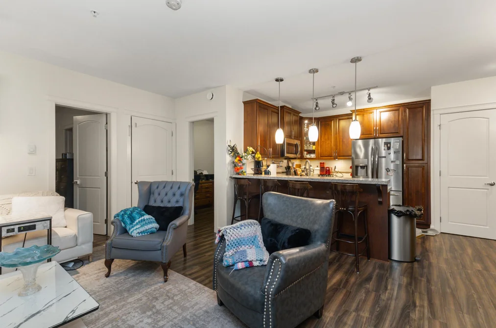 320 32445 SIMON AVENUE, Abbotsford BC V2T 0G7, Abbotsford BC — Residential for Sale - Photo 2